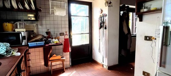 6 rooms House in Uzzano, Italy No. 160566 18