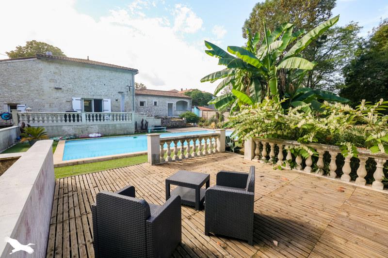 Casa de 4 dormitorios en Nieul-le-Virouil, France No. 347557