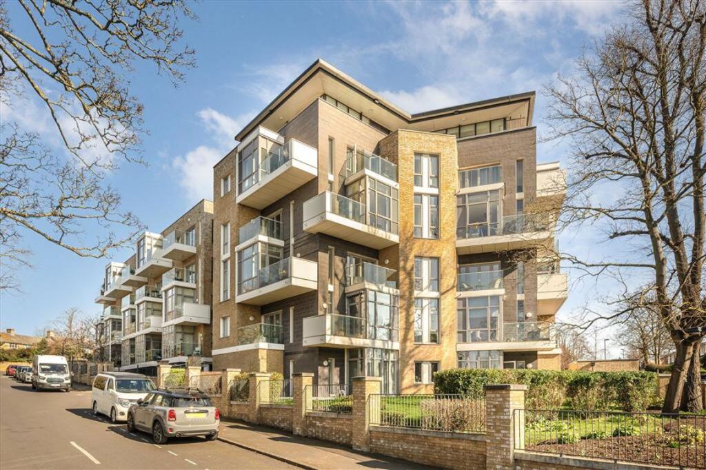 3 bedrooms Apartment in Lewisham, United Kingdom No. 10067