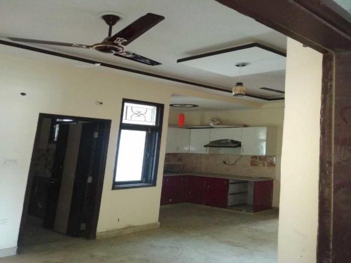3 bedrooms House in Noida, India No. 25105