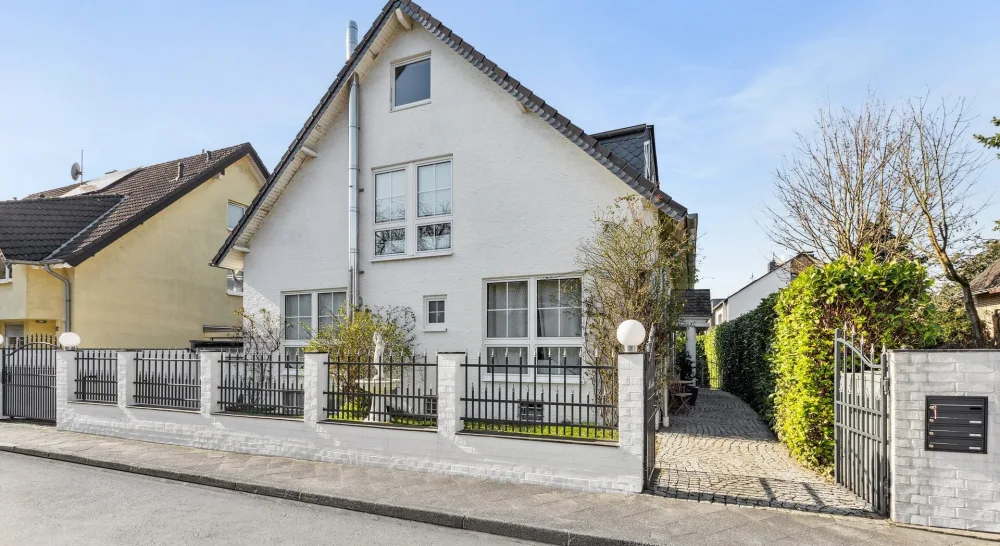 4 Schlafzimmer Villa in Düsseldorf, Germany, Nr. 344430