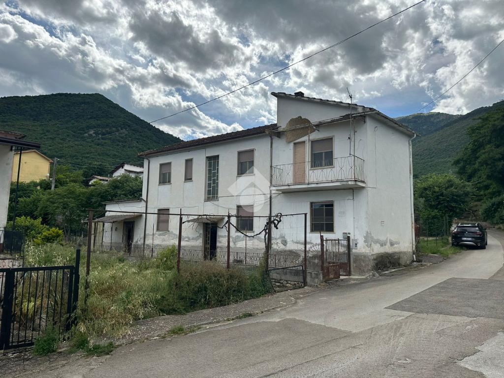 Дом с 3 спальнями в Кассино, Италия № 298328