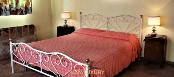 7 bedrooms Villa in Siena, Italy No. 196612 28