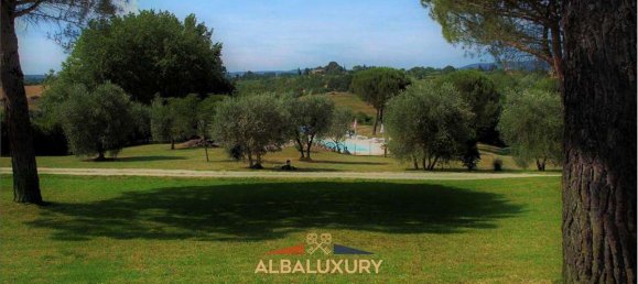 7 bedrooms Villa in Siena, Italy No. 196612 23
