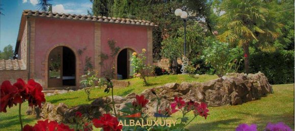 7 bedrooms Villa in Siena, Italy No. 196612 31