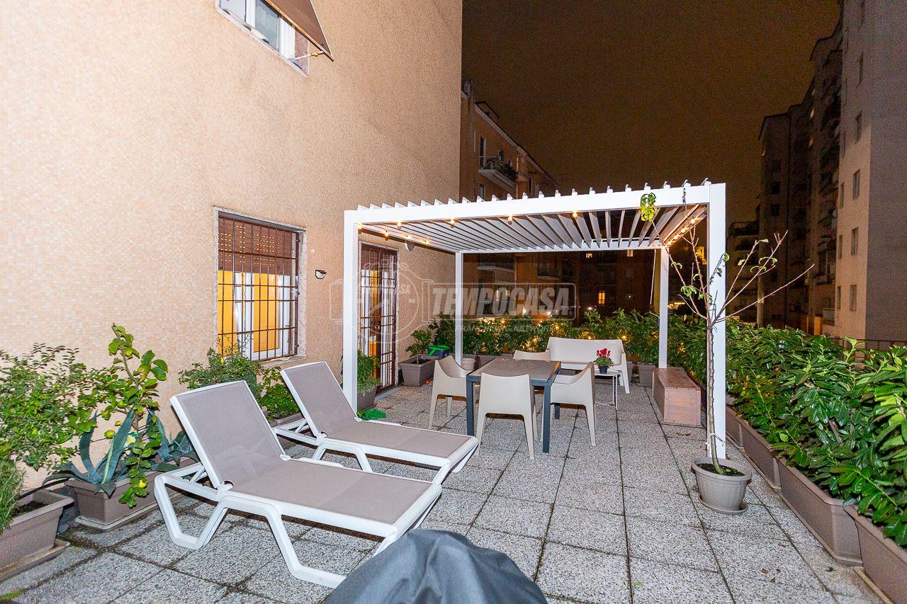 Квартира с 3 комнатами в Брешиа, Италия № 238160