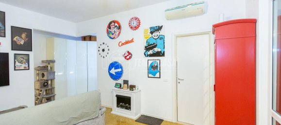 Квартира с 3 комнатами в Брешиа, Италия № 238160 14