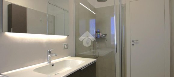 Apartamento de 2 dormitorios en Garbagnate Monastero, Italy No. 340357 3