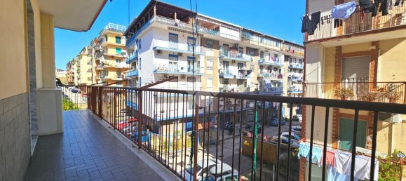 3 rooms Apartment in Naples, Italy No. 139674 4