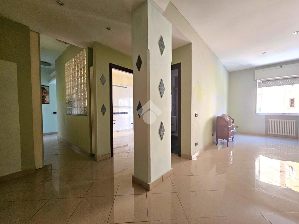 3 rooms Apartment in Naples, Italy No. 139674