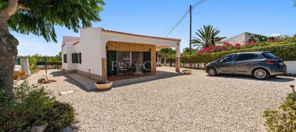 4 bedrooms House in Guia, Portugal No. 98200 23