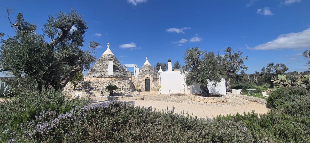 4 rooms House in Ceglie Messapica, Italy No. 14743