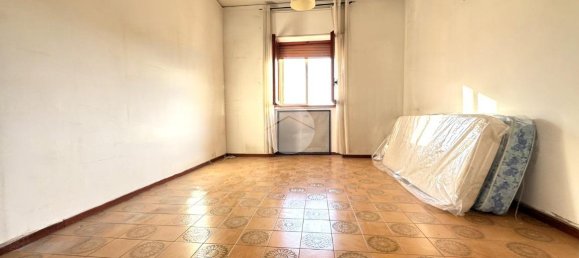 2-Zimmer Wohnung in Naples, Italy, Nr. 237768 3