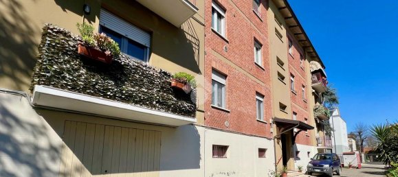 3 rooms Apartment in Reggio Emilia, Italy No. 14894 10