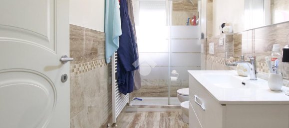 3 rooms Apartment in Reggio Emilia, Italy No. 14894 22