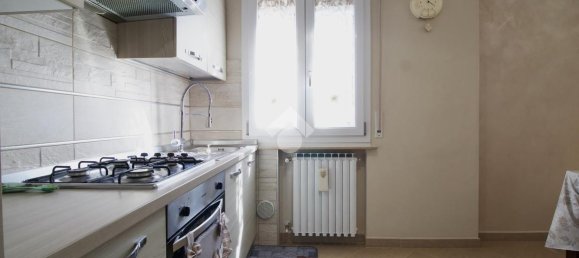3 rooms Apartment in Reggio Emilia, Italy No. 14894 5