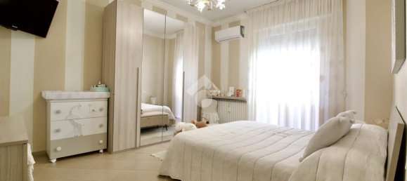 3 rooms Apartment in Reggio Emilia, Italy No. 14894 20