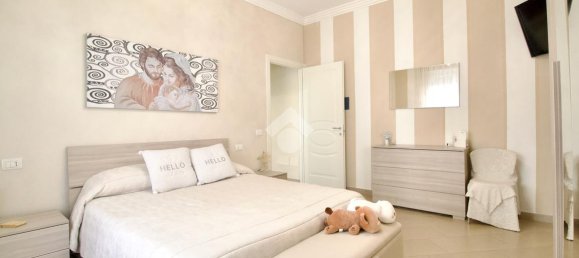3 rooms Apartment in Reggio Emilia, Italy No. 14894 13