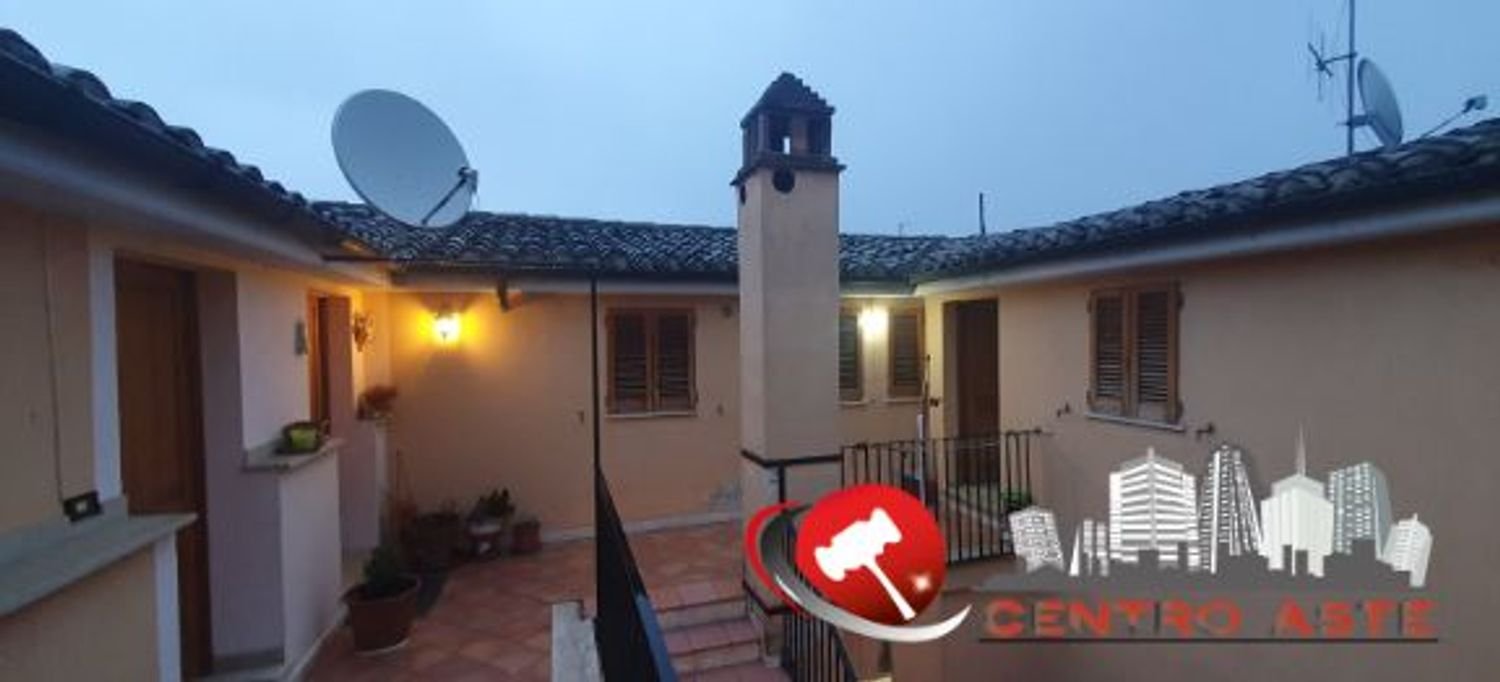 Квартира с 5 комнатами в Альба Адриатика, Италия № 287419