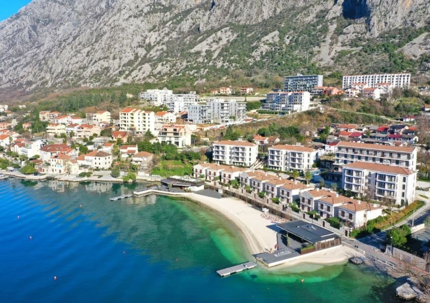Apartamento de 3 dormitorios en Kotor, Montenegro No. 79