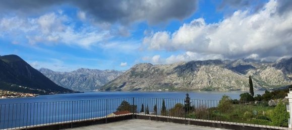 Apartamento de 3 dormitorios en Kotor, Montenegro No. 79 19