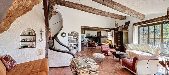 4 bedrooms Villa in Vence, France No. 299151 2