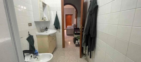 3-salle Penthouse à La Spezia, Italy No. 41250 32