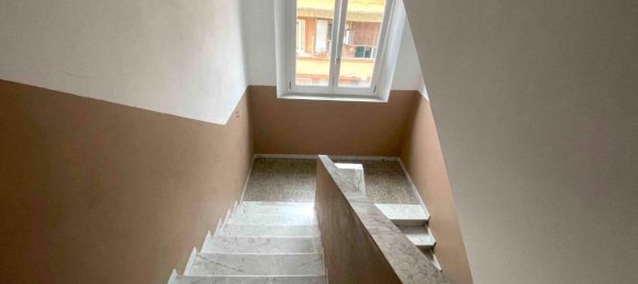 3-salle Penthouse à La Spezia, Italy No. 41250 36