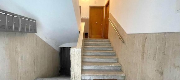 3-salle Penthouse à La Spezia, Italy No. 41250 17