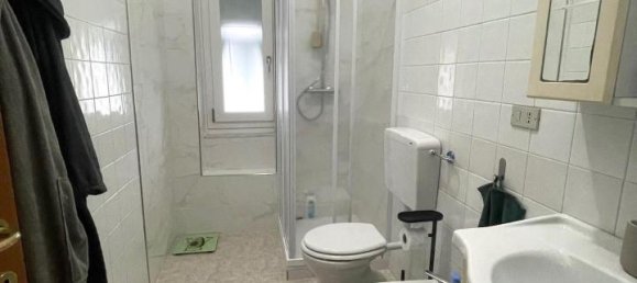 3-salle Penthouse à La Spezia, Italy No. 41250 30