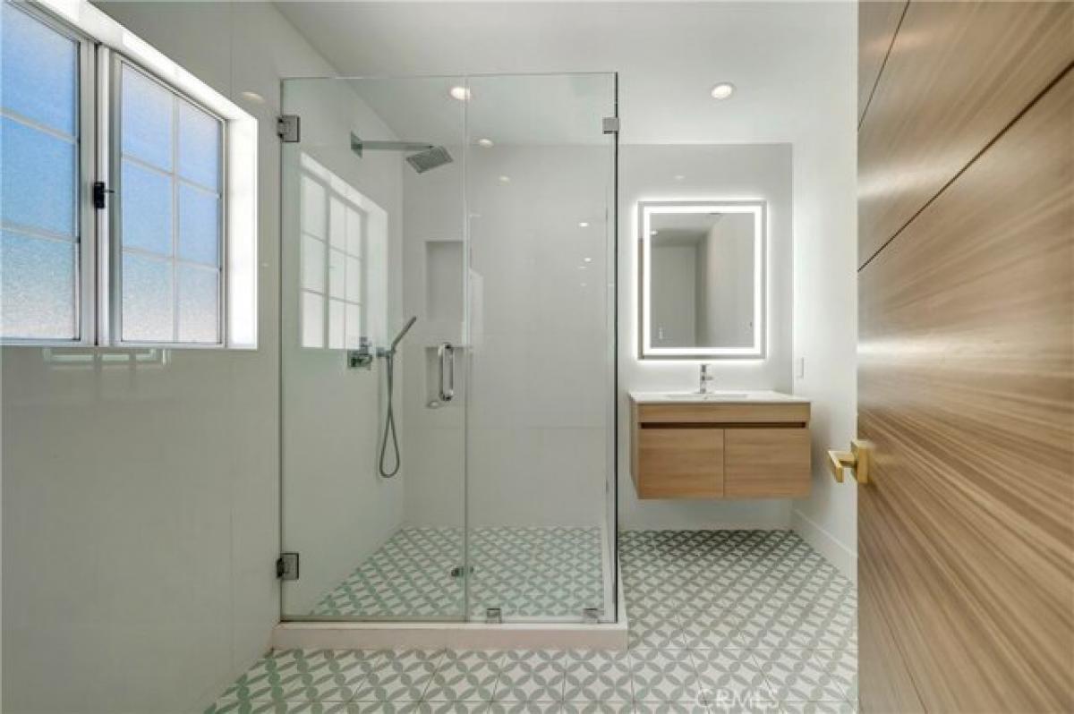 7 bedrooms House in Woodland Hills, USA No. 418424