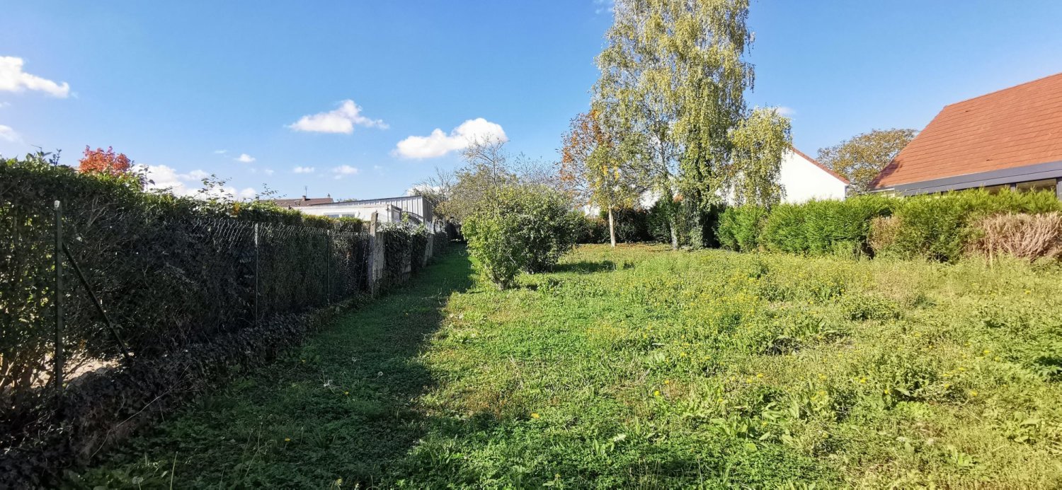 Terreno en Saint-Sulpice-de-Pommeray, France No. 212742