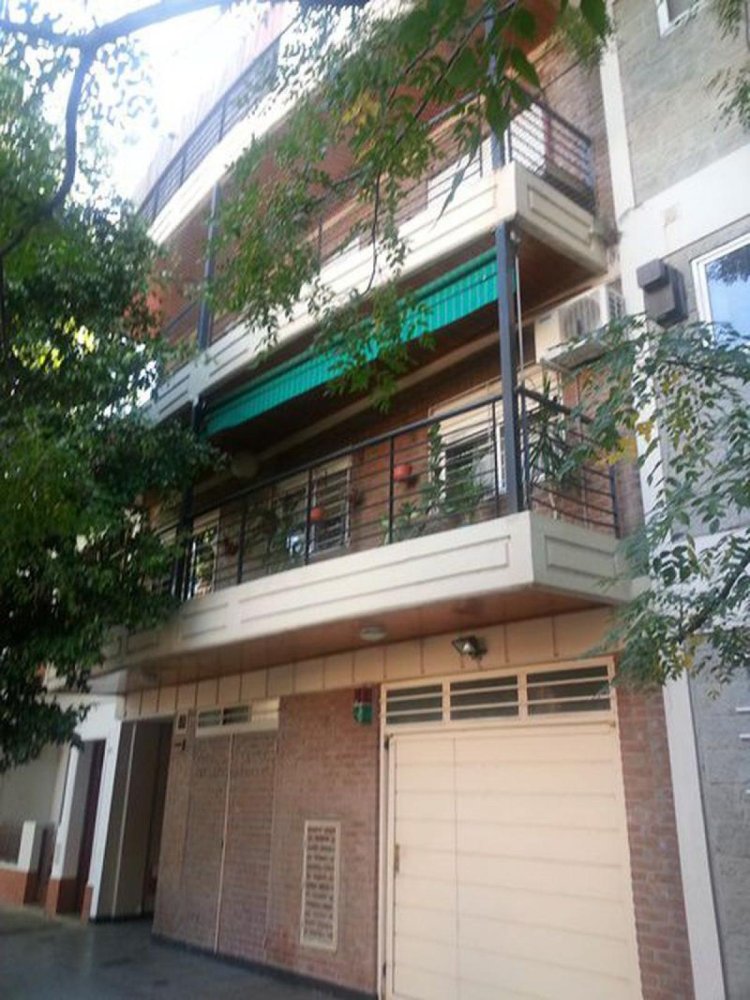 Apartamento de 2 dormitorios en Buenos Aires, Argentina No. 72620