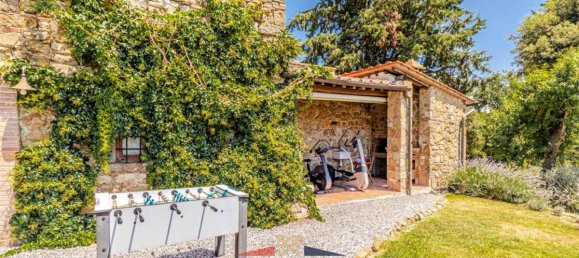 5 bedrooms Villa in Montecatini Val di Cecina, Italy No. 548 9