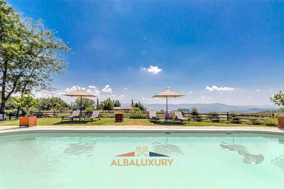 5 bedrooms Villa in Montecatini Val di Cecina, Italy No. 548