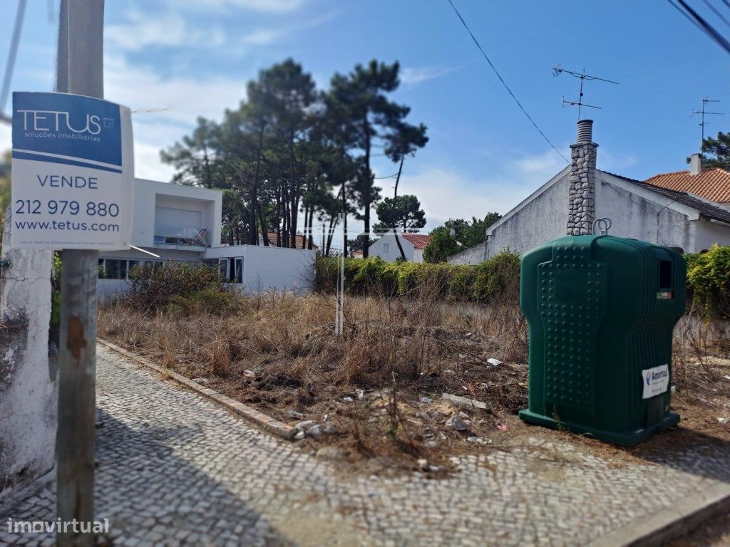 284m² Land in Almada, Portugal No. 72317