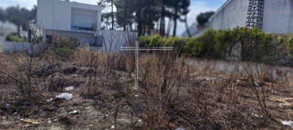 284m² Land in Almada, Portugal No. 72317 2