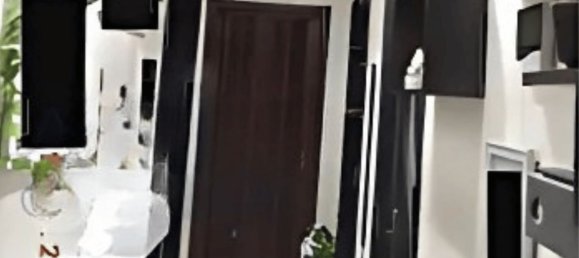 Квартира с 4 комнатами в Таранто, Италия № 276331 3