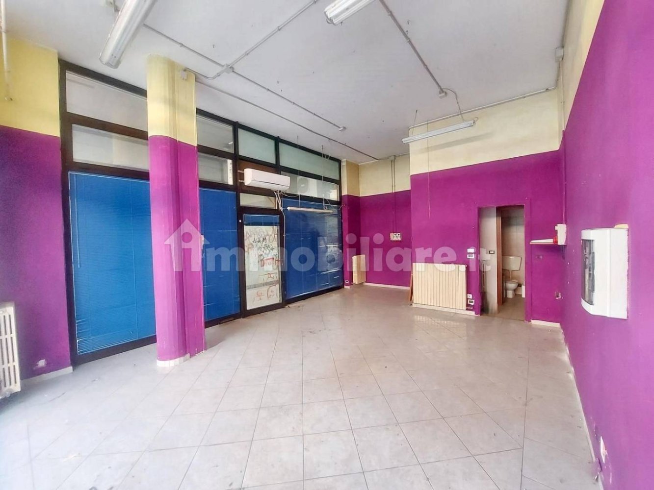39m² Commercial property in Grugliasco, Italy No. 325288