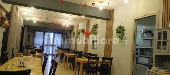 Propiedad comercial de 3 habitaciónes en Foggia, Italy No. 12648 3