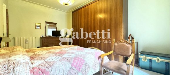4 rooms Apartment in Florence, Italy No. 40038 13
