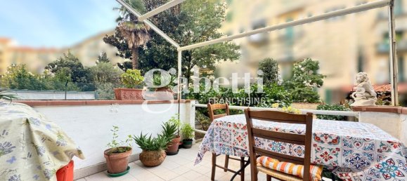 4 rooms Apartment in Florence, Italy No. 40038 25