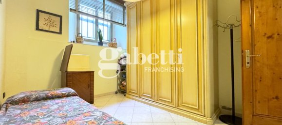 4 rooms Apartment in Florence, Italy No. 40038 7