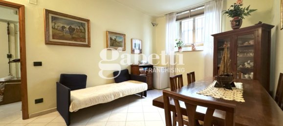 4 rooms Apartment in Florence, Italy No. 40038 3