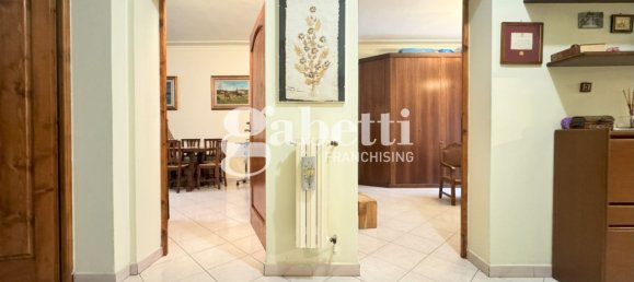 4 rooms Apartment in Florence, Italy No. 40038 16