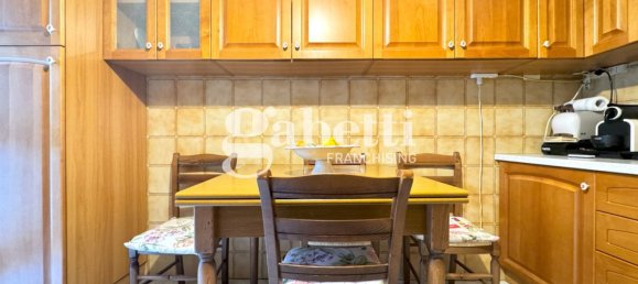 4 rooms Apartment in Florence, Italy No. 40038 23