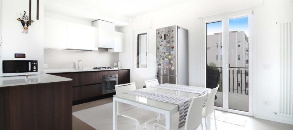 5-salle Penthouse à San Benedetto del Tronto, Italy No. 85850 9