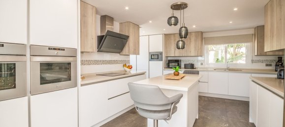 Вилла с 6 спальнями в Эстепона, Испания № 142294 36