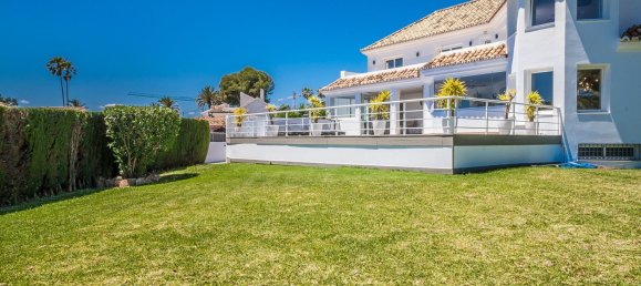 Вилла с 6 спальнями в Эстепона, Испания № 142294 33