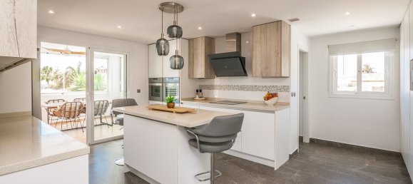 Вилла с 6 спальнями в Эстепона, Испания № 142294 37